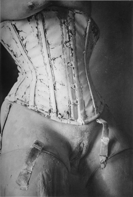 Hermann Försterling,
Korsett vorn,
04/2012,
Heliogravur auf Bütten,
27 cm x 41 cm,
Auflage: 9