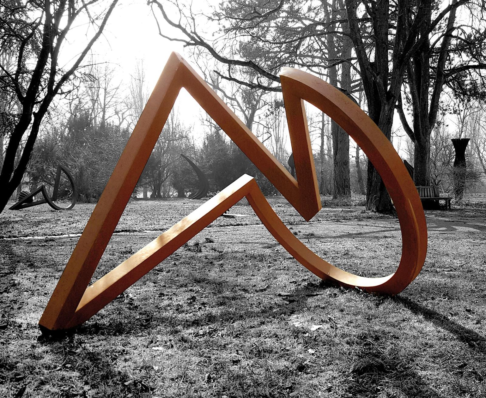 Sonja Edle von Hoeßle, Endlosschleife 9XV, 2018, Cortenstahl, 210 cm x 240 cm x 310 cm, Galerie Cyprian Brenner, LONGSTREET ART SHOP