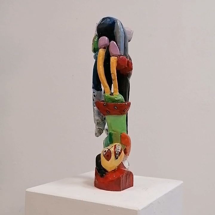 Terence Carr, Riding on the Rainbow Train, 2020, Bronze, Auflage 7 + 1 e.a., 30 x 9 x 9cm