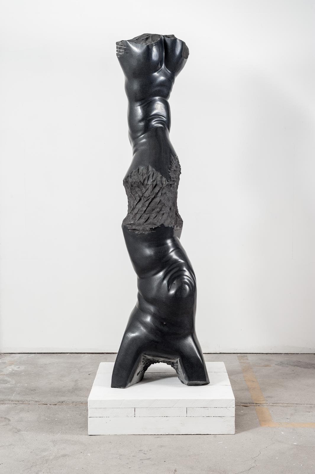 Christoph Traub, oben-unten,  2017, Granit, 200 x 45 x 55 cm, trc006ko