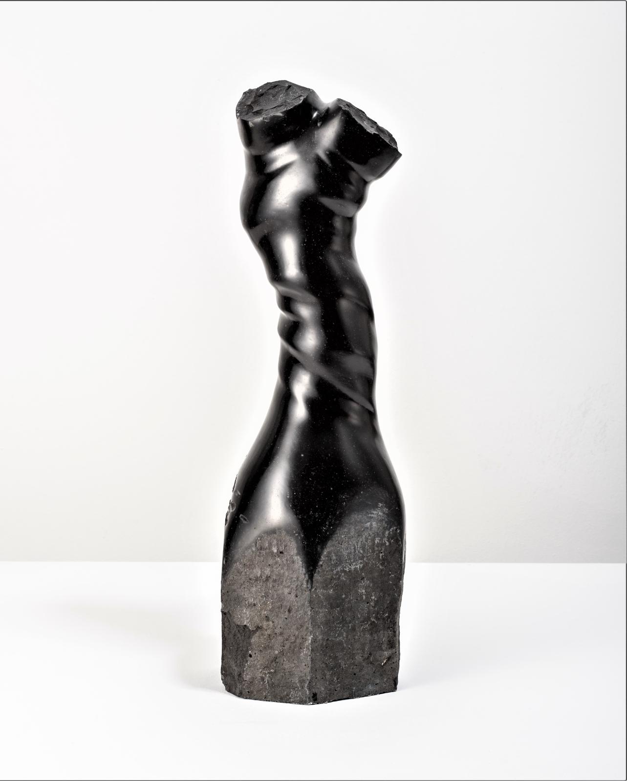 Christoph Traub, Körper, bewegt, 2018, Basalt ,55 x 15 x 18 cm, trc005ko