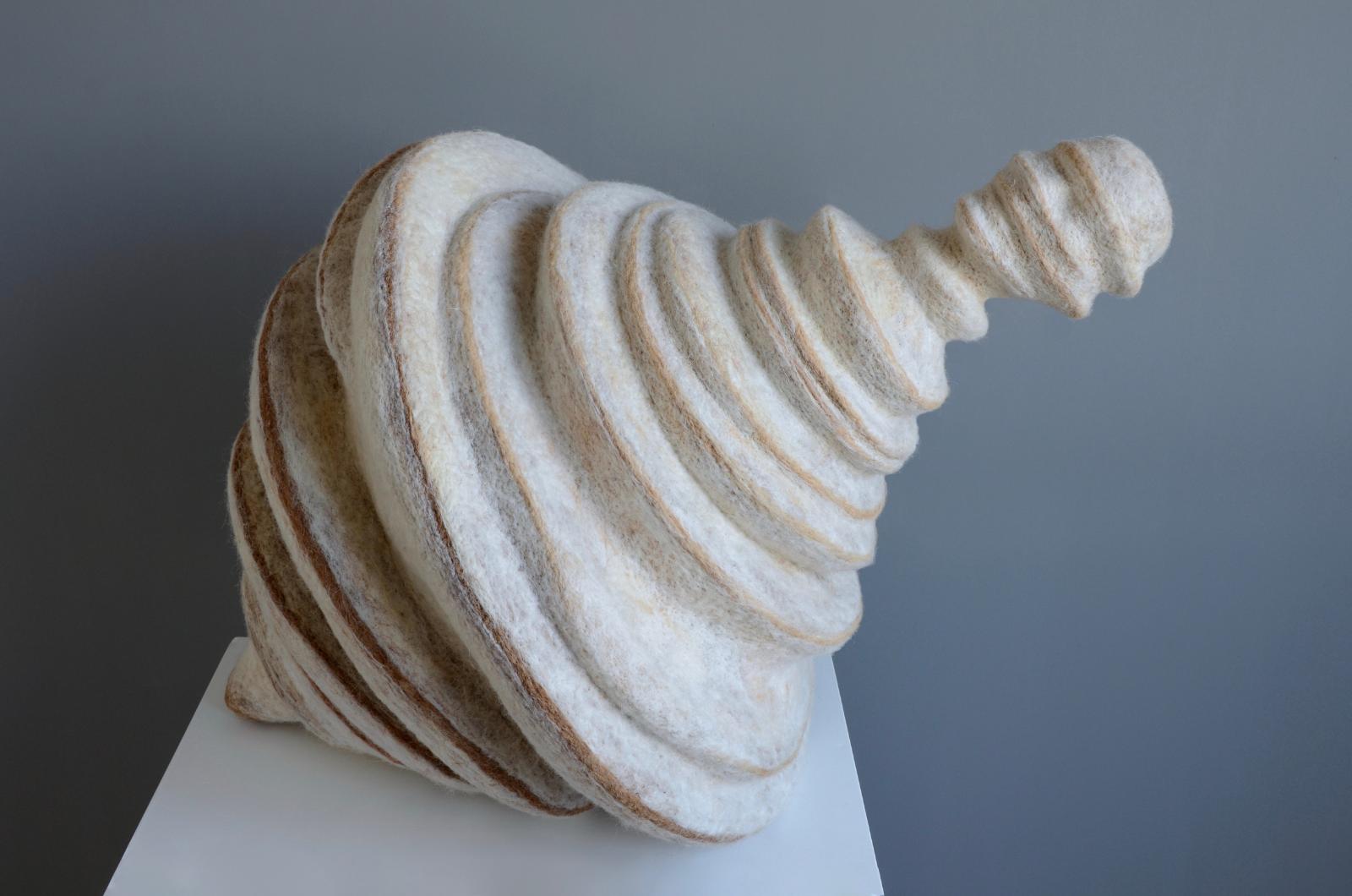 Stefanie Ehrenfried, Kreisel, 2013/2015, Wolle nadelgefilzt, 56 x 60x 70 cm