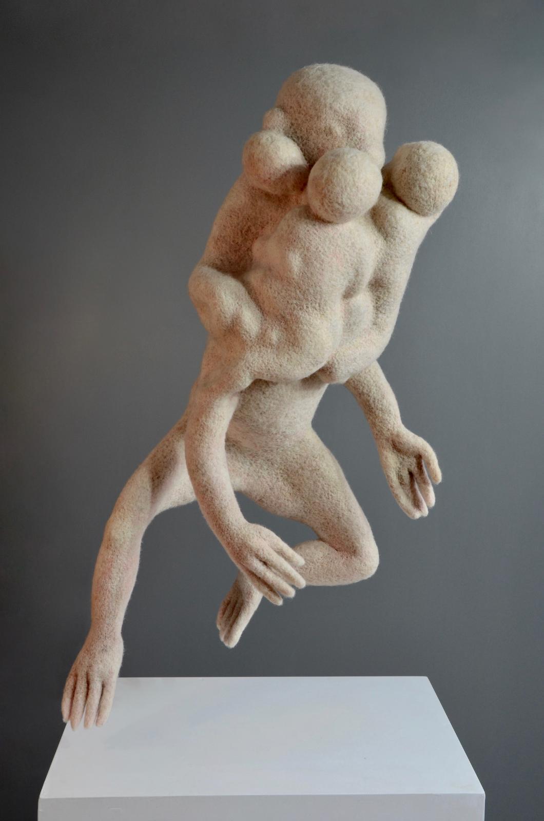 Stefanie Ehrenfried, Absprung, 2012, Wolle nadelgefilzt, 84 x 52 x 35 cm