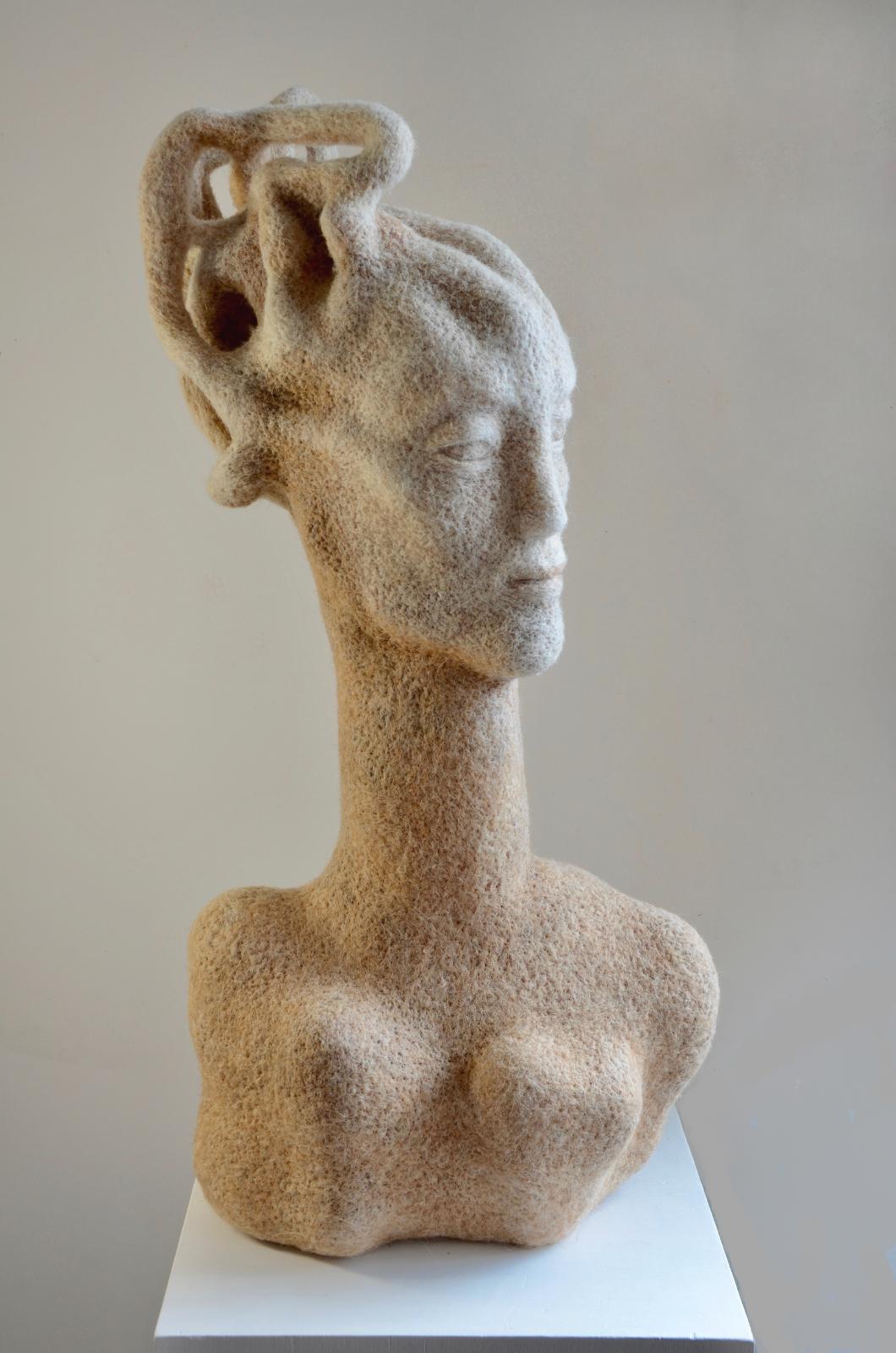 Stefanie Ehrenfried, O.T. (erweitert), 2017, Wolle nadelgefilzt, 63 x 30 x 30 cm