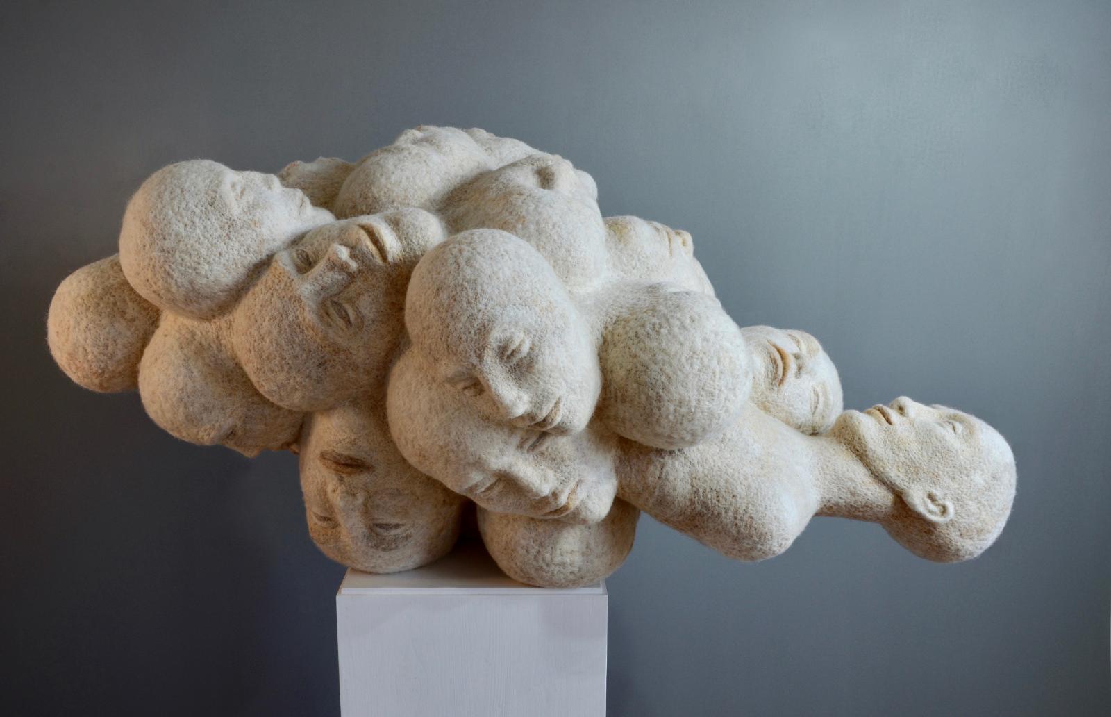 Stefanie Ehrenfried, Große Beere, 2012/2017, Wolle nadelgefilzt, 55 x 70 x 120 cm