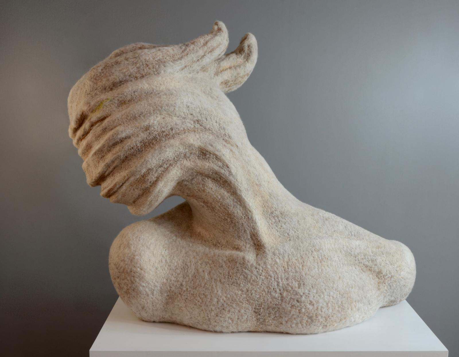 Stefanie Ehrenfried, Plötzliche Wendung, 2012,Wolle nadelgefilzt,   85 x 80 x 47 cm