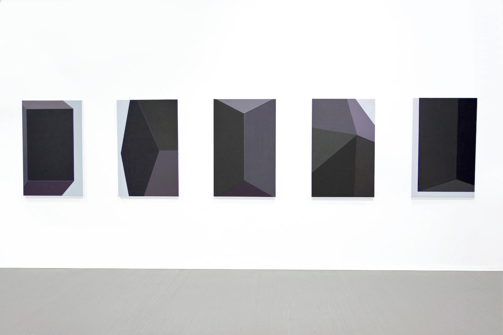 Jens Hausmann, Baustein, 1 - 5, 2015, Öl auf Leinwand, je 110 cm x 70 cm, gesamt 110 cm x 450 cm bei 25 cm Bildabstand