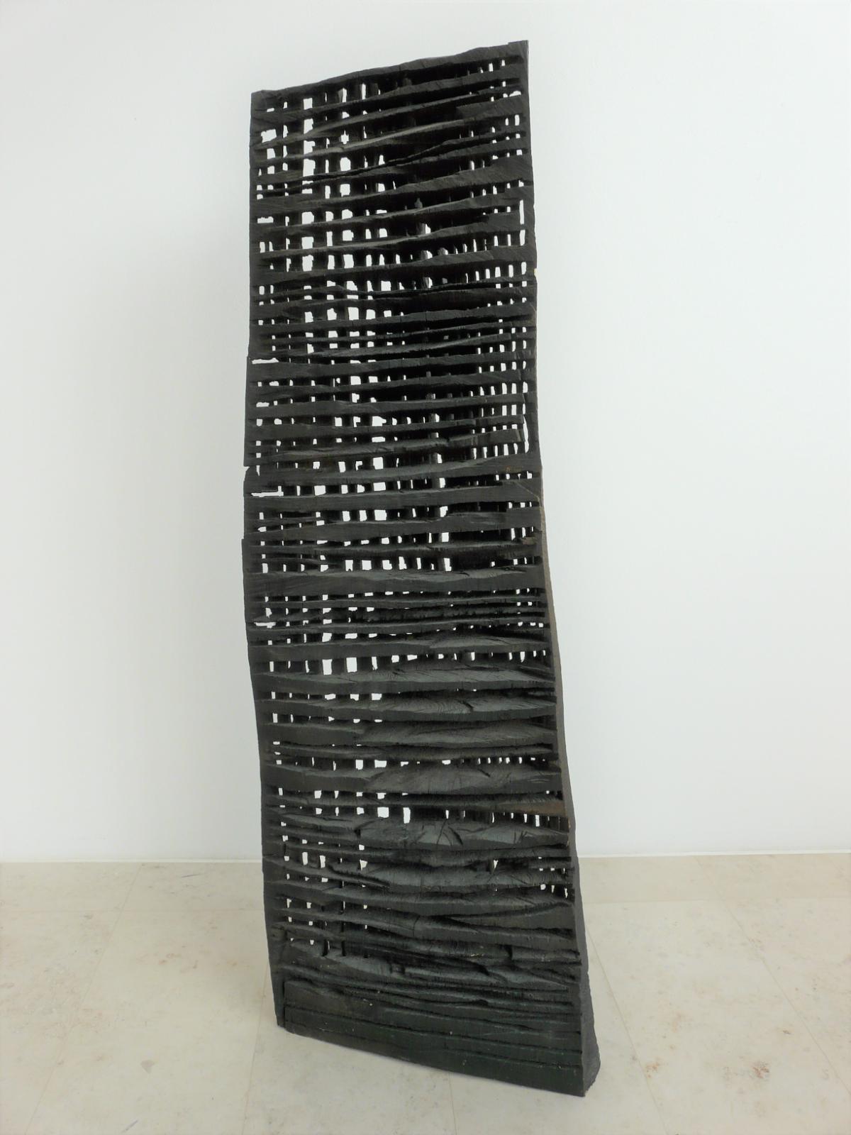 Armin Göhringer, ohne Titel, 2001, Holz geschwärzt, 199 cm x 70 cm, SüdWestGalerie, LONGSTREET ART SHOP